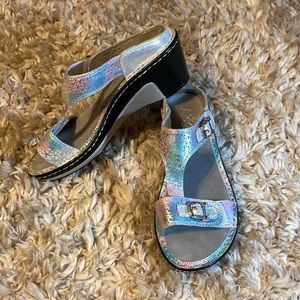 Leather Algeria by PG Lite Silver Sandals, Size  38 (size 8-8.5)